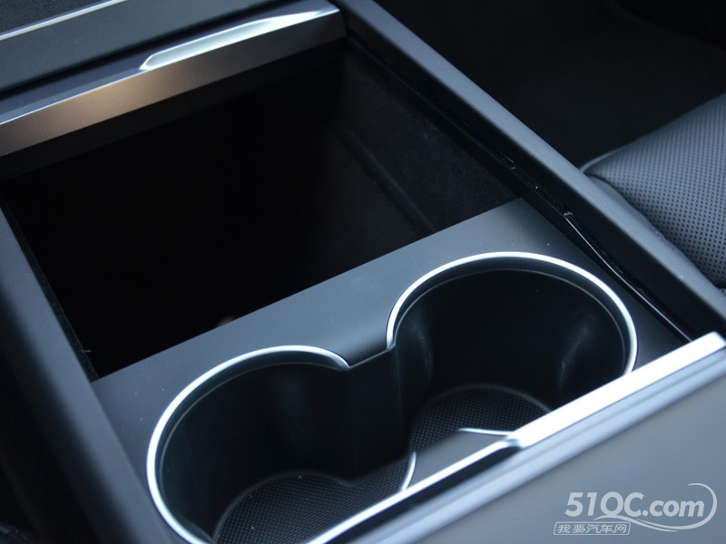 2025款 特斯拉Model Y换新版 中控