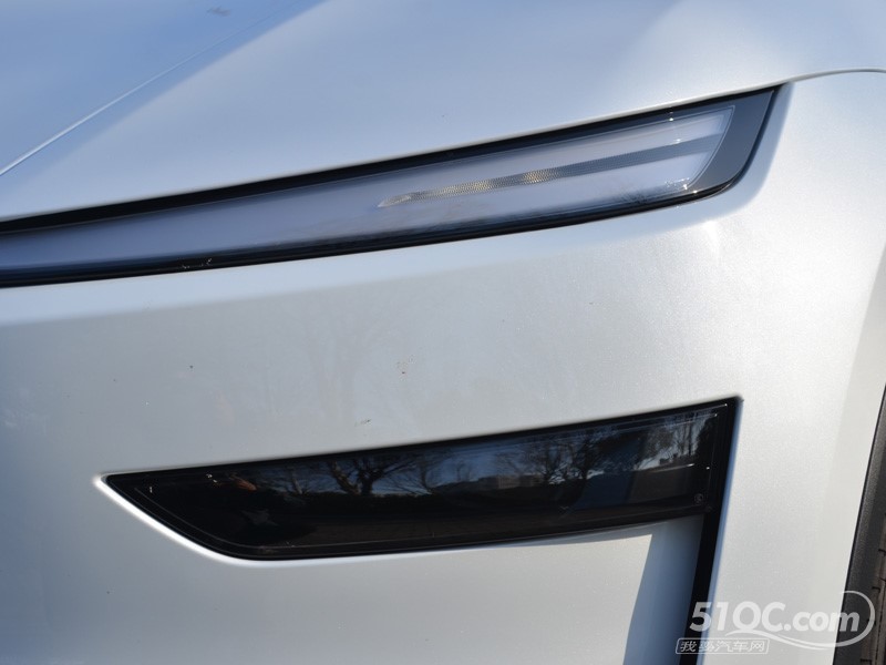 2025款 特斯拉Model Y换新版 其它