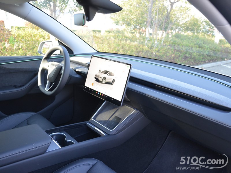 2025款 特斯拉Model Y换新版 内饰
