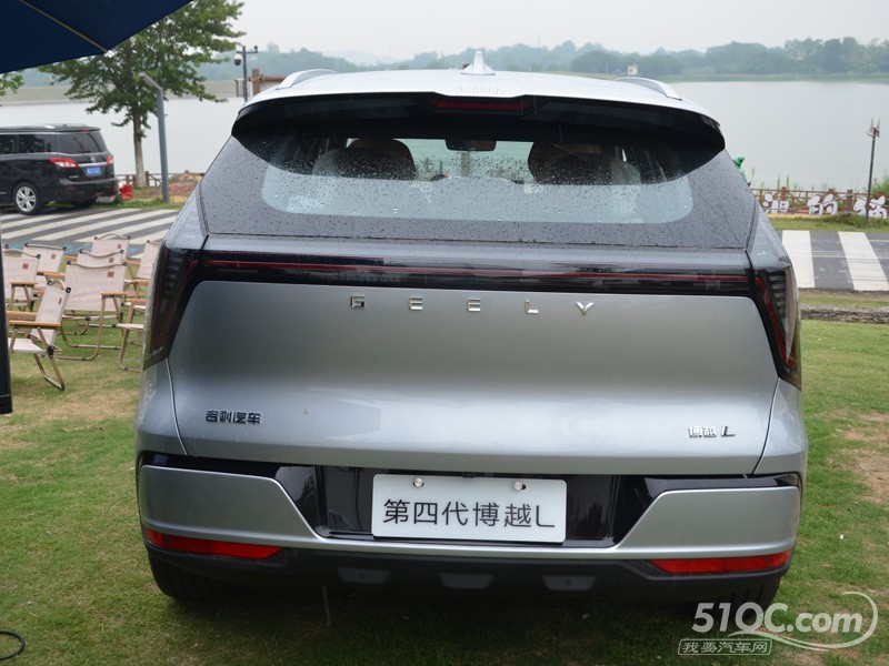 2025款吉利博越L 外观