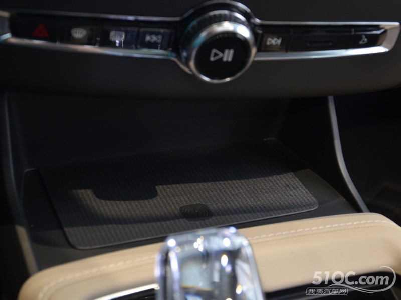 2025款 进口沃尔沃XC90 中控