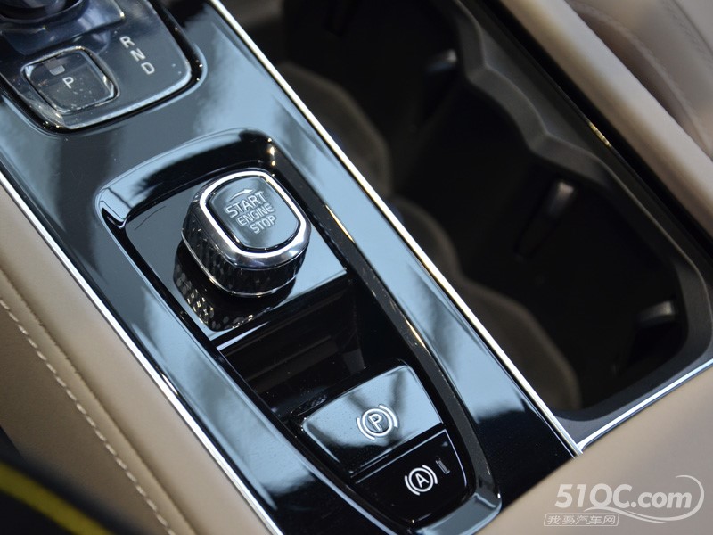 2025款 进口沃尔沃XC90 内饰