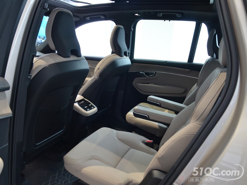 2025款 进口沃尔沃XC90 内饰