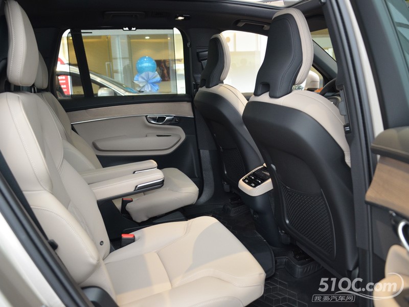 2025款 进口沃尔沃XC90 内饰