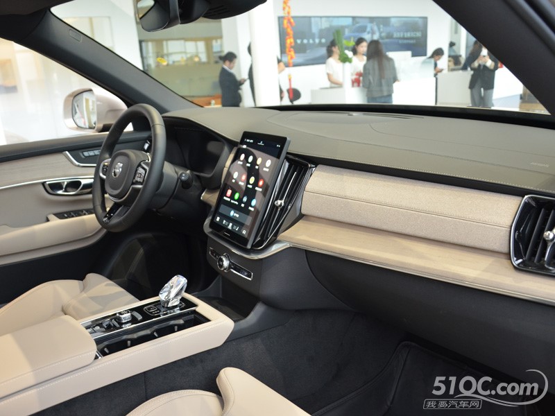 2025款 进口沃尔沃XC90 内饰