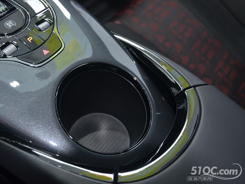 2023款 比亚迪e2 内饰