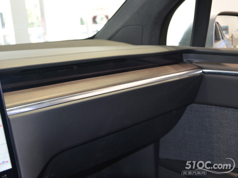 2025款 特斯拉Model X 中控