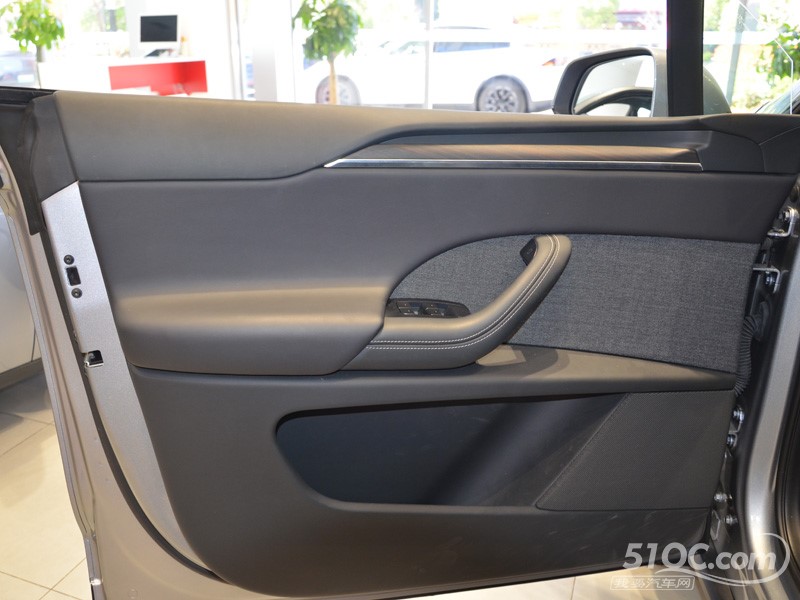 2025款 特斯拉Model X 内饰