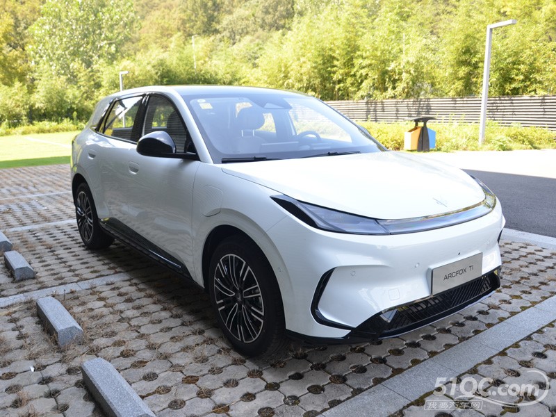 2025款极狐T1 外观