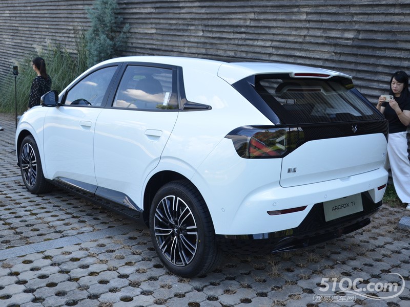 2025款极狐T1 外观